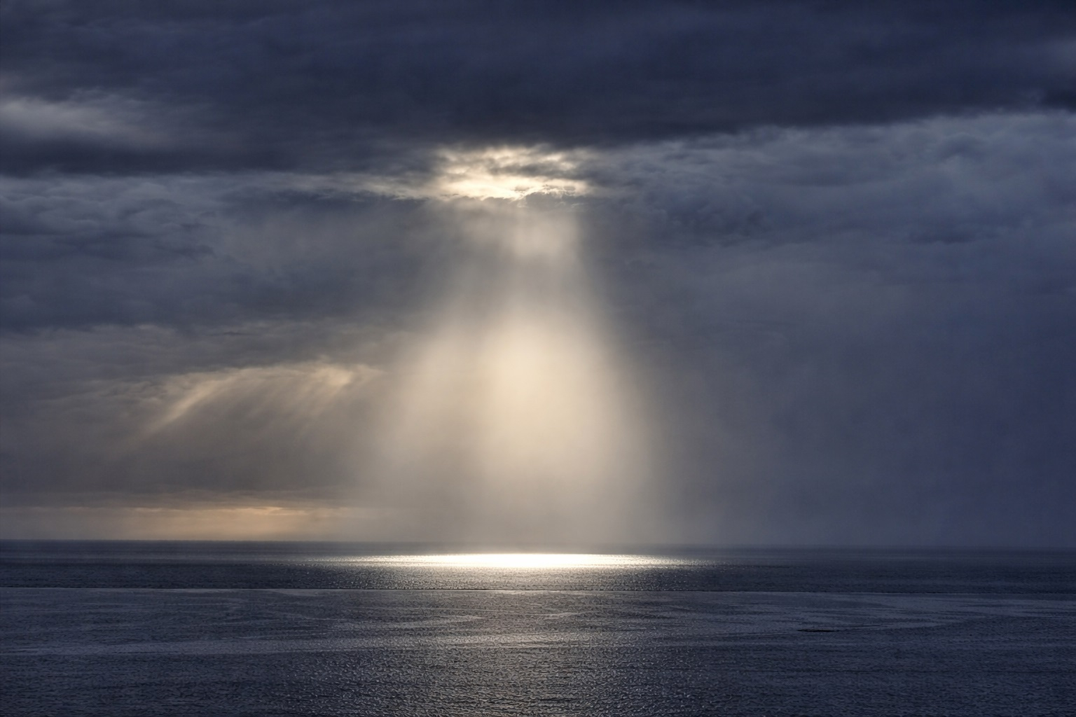 Entre ombre et lumière, Tuahotu, Tahiti